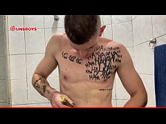 Play MP4 - Carmona e flagrado em momentos &iacute;ntimos no banho - V&iacute;deo Completo em sheer&period;com&sol;unsboys