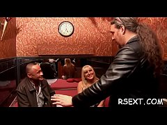 Play MP4 - Sexy chubby hooker gets finger fucked and gives steamy blowjob