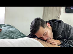 Play MP4 - Pizza delivery guy ends up fucking customers as a form of payment