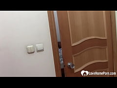 Play MP4 - Brunette moans in pleasure from my donger