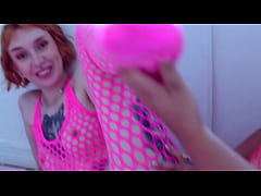 Play MP4 - Smell our Stinky Farts