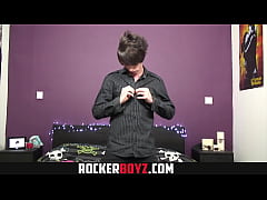 Play MP4 - Rocker Boyz - Skinny Emo Twink Enjoys His Dick