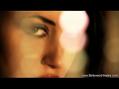 Play MP4 - Sensual Brunette From Bollywood Nudes