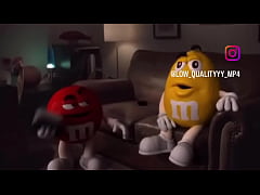Play MP4 - Red M&M can&rsquo;t find anyone for the movies