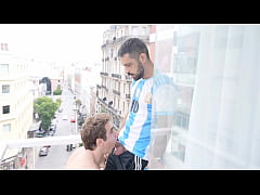 Play MP4 - FETICHE PIES ESCUPITAJO Y MECOS EN EL PIE&excl;