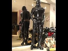 Play MP4 - Roxina2005RubberFetishShow270205XL&period;WMV