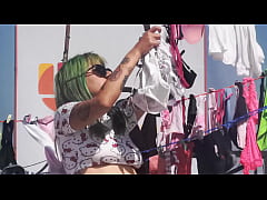 Play MP4 - Mi vecina sube a tender sus tangas y me causa una gran erecci&oacute;n 0F&colon;danielahyperversos