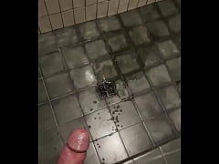 Play MP4 - Losers focus on Winners&period; Winners focus on Winning&period; On an unrelated note&comma; who's thirsty&quest;