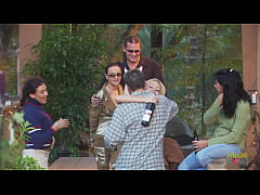 Play MP4 - Dude meets a chick and fucks her in an amusement park