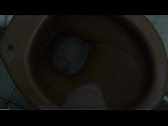 Play MP4 - Novinho mijando depois de gozar