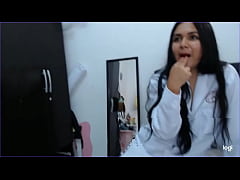 Play MP4 - Tres sexys enfermeras de 18 a&ntilde;os vinieron a mi casa a lamerse los co&ntilde;os y darse besos lesbicos trio de lesbianas