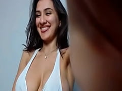 Play MP4 - Brunette Babe Smooth Performance