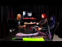 Play MP4 - Duas gostosas apresentam seus instrumentos de trabalho e de prazer pessoal - Rainbow Witch & Madame Agatha &lpar;WATCH ON&colon; SHEER&sol;RED&rpar;