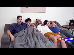 Play MP4 - Flick Trick Is To Get Step Dad's Dick In Quick-