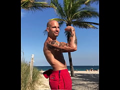 Play MP4 - MAXXX LOADZ FLEXING AT THE BEACH