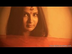 Play MP4 - Feeling her Naked Body Alive