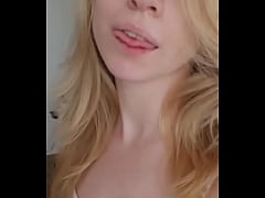 Play MP4 - Nothing special&comma; I just like to stick my tongue out