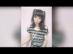 Play MP4 - Saco leche de mi culo para preparar un rico plato de cereal