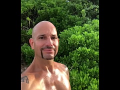 Play MP4 - BEACH BODY