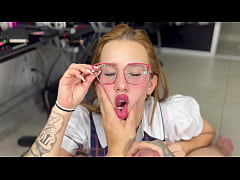 Play MP4 - El due&ntilde;o de la casa me folla para pagar la deuda de mi mama