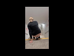 Play MP4 - Sissy riding dildo outside