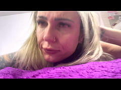 Play MP4 - Aquele foda gostosa enfiou com vontade sem camisinha na minha buceta toda babada gozando muito no pau dele pulsando dentro &excl; Os olhos ficou at&eacute; vermelho de tanto gozar