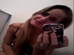 Play MP4 - Loirinha gostosa caiu na net