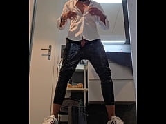 Play MP4 - Two horny wanks in front of the mirror