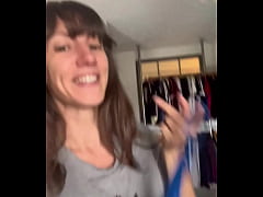 Play MP4 - K&period;O&period;Apr&egrave;s avoir fait une grosse vid&eacute;o pour un fan &hellip;