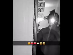 Play MP4 - Girl shows off body