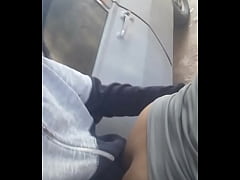 Play MP4 - Cogiendo al lado del auto en estacionamiento privado