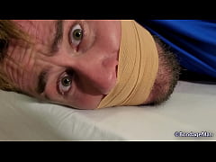 Play MP4 - Henrique Becker hogtied and ballgagged struggling alone in the motel room PREVIEW
