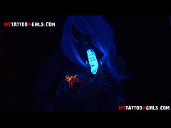 Play MP4 - BlackWidow Blacklight solo masturbation