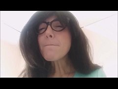 Play MP4 - smokin fetish&excl; see how i relax myself on the wc with cigarettes