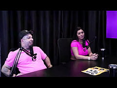 Play MP4 - Mesmo com a mascara no rosto corno &eacute; reconhecido nas ruas - Monica Lima ensinando aos Novinhos da Imperium o tes&atilde;o de dar para um pau maior que tem em casa completo no RED