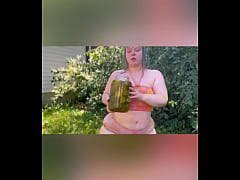 Play MP4 - Joan Day has messy backyard fun with pickles and a hose down