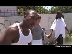 Play MP4 - 093950-hot cuckolding by cruel wife - sissyhorns&period;com