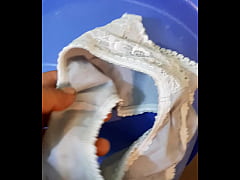 Play MP4 - Paja con ropa interior usada 2&period;