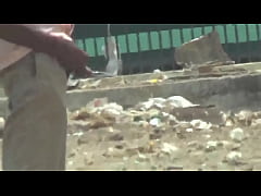 Play MP4 - Pissing 3