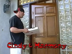 Play MP4 - Two perfect blondes sucking big cock