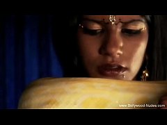 Play MP4 - A Moment To Seduce