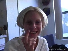 Play MP4 - Porn outtakes&colon; Male pornstar does golf ball tricks while jerking off