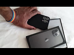 Play MP4 - Agora com um brinquedo novo&colon; Iphone 13 Pro Max&period; E do mesmo cliente&sol;f&atilde; que presenteou com o 12 pro max h&aacute; 8 meses&period; Sempr&period;&period;&period;