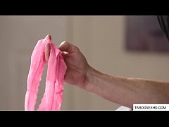 Play MP4 - Stepfather snifing panties