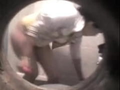 Play MP4 - PELADITA CAMBIANDOSE DE CALZONCITO