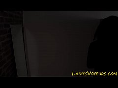 Play MP4 - Domina in changing room