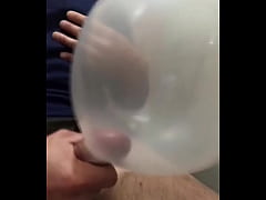Play MP4 - cumshot in balloon