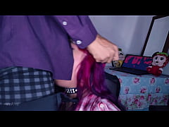 Play MP4 - Submissa de Cabelos Roxos Encoleirada&comma; Apanhando na Cara e Mamando Seu Mestre - Deepthroat e FuckFace