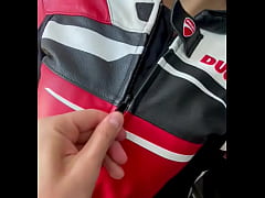Play MP4 - Good motorcycle gear is very heavy &quest;Ducati one Love ️