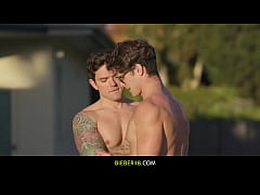 Play MP4 - Dakota Payne fucks his hot pool boy&comma; Devin Franco